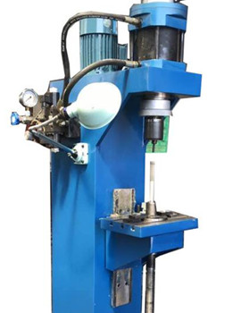 國內(nèi)鉚接機(jī)廠家哪家好？