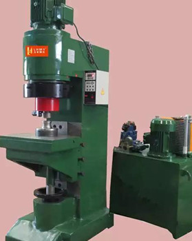 如何選擇合適的鉚接機(jī)廠家?