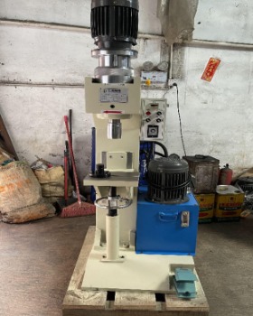 浙江鉚接機(jī)廠家進(jìn)行選擇時(shí)應(yīng)該注意哪些問題？