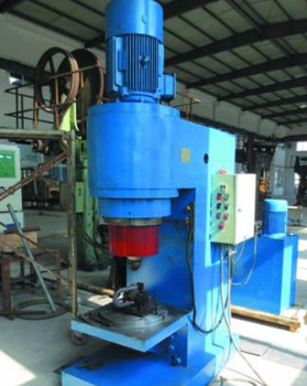 一臺(tái)氣動(dòng)鉚接機(jī)需要多少錢？