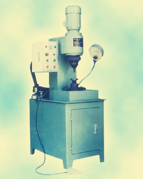 采購時(shí)選擇氣動鉚接機(jī)好還是液壓鉚接機(jī)好？