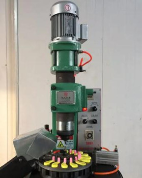 怎樣安全地操作氣液增壓鉚接機(jī)？