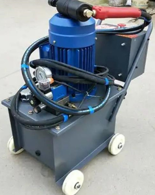 如何確保液壓鉚接機(jī)的鉚接質(zhì)量？先選對(duì)設(shè)備！